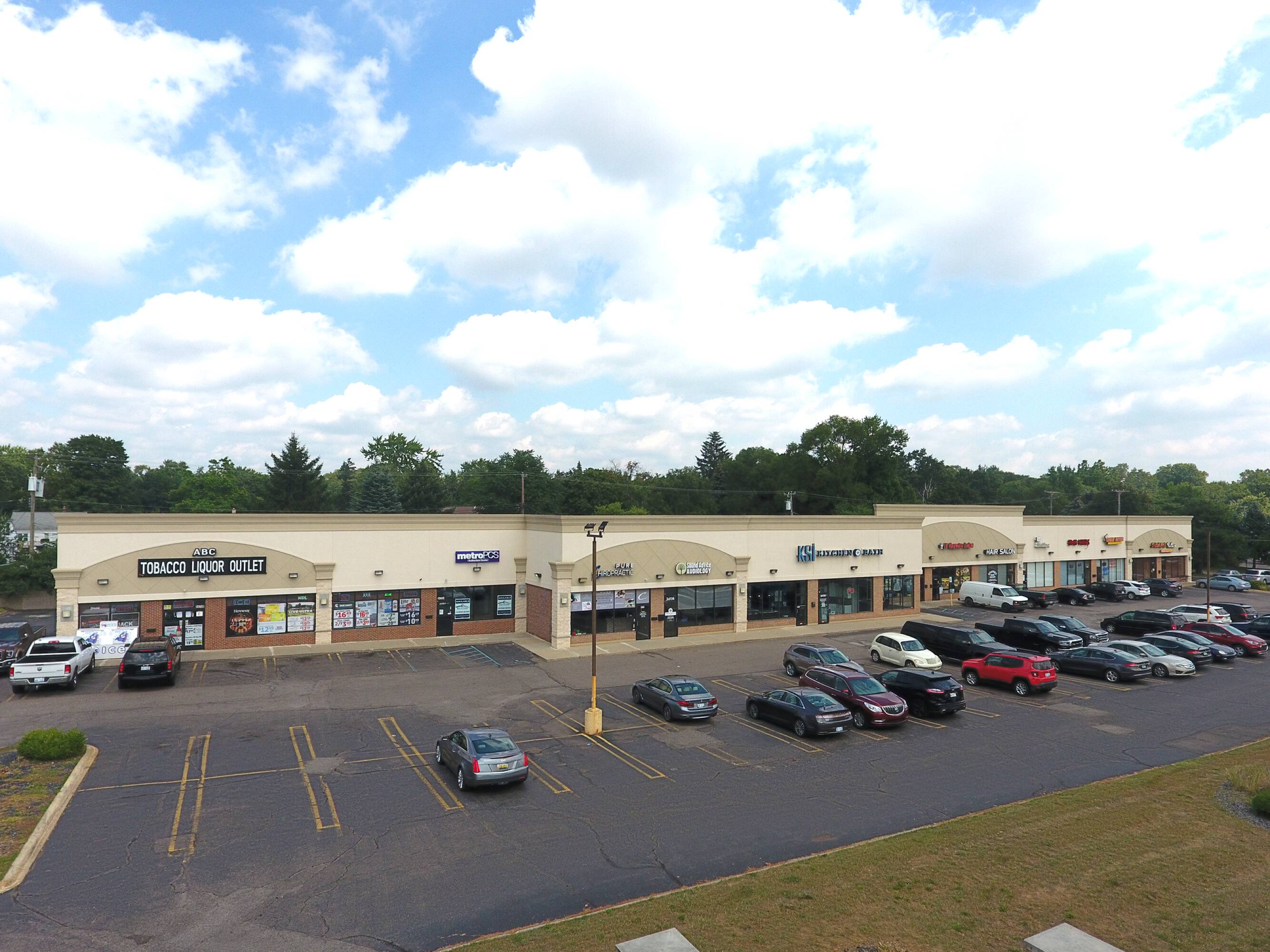 34706 Plymouth Rd, Livonia, MI 48150