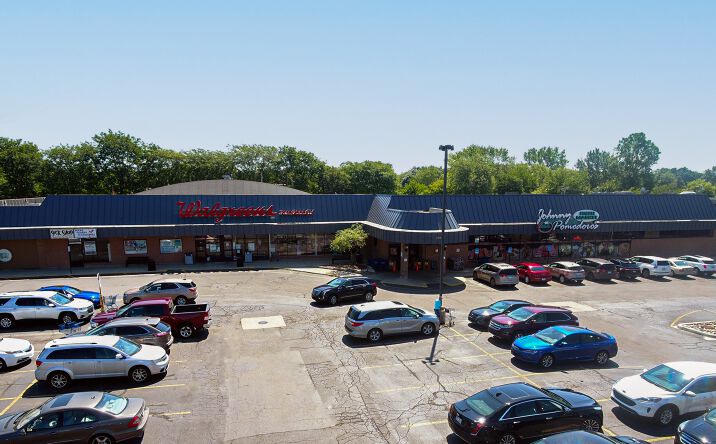 Pictures of Retail property located at 32990 Middlebelt Rd, Farmington Hills, MI 48334 for lease - image #1