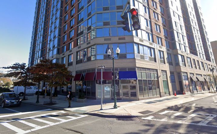 Pictures of Retail, Office property located at 40 Memorial Hwy New, New Rochelle, NY 10801 for lease - image #1
