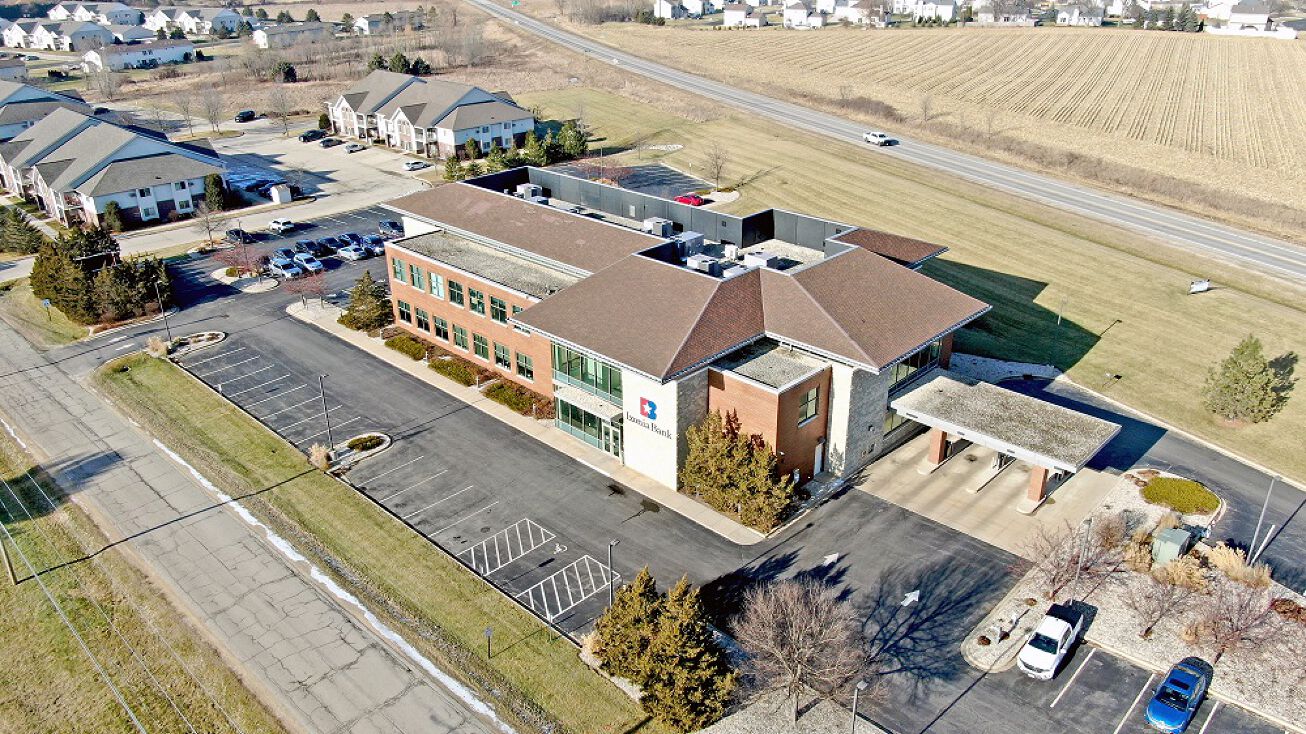 W1046 Marietta Ave, Ixonia, WI 53036