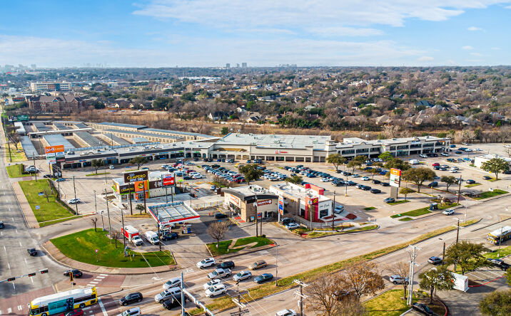 Pictures of Retail property located at 11613 N Central Expy, Dallas, TX 75243 for lease - image #1