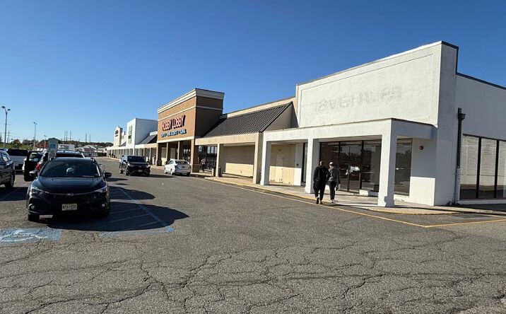 Pictures of Retail property located at 465 Route 46, Totowa, NJ 07512 for lease - image #1