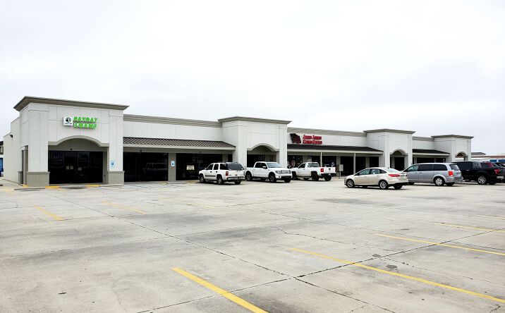 Pictures of Office property located at 292 S Hollywood Rd, Houma, LA 70360 for lease - image #1