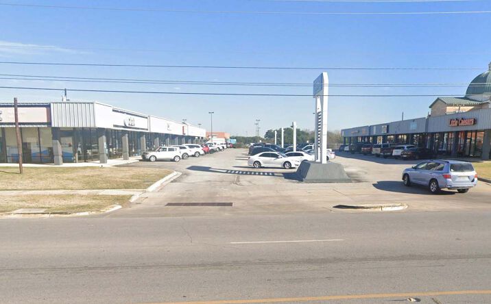 Pictures of Retail, Office property located at 2427 N Main St, Belton, TX 76513 for lease - image #1