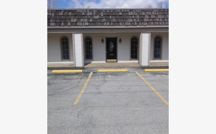 Pictures of Retail, Office, Industrial property located at 623 E Dallas Rd, Grapevine, TX 76051 for lease - image #1