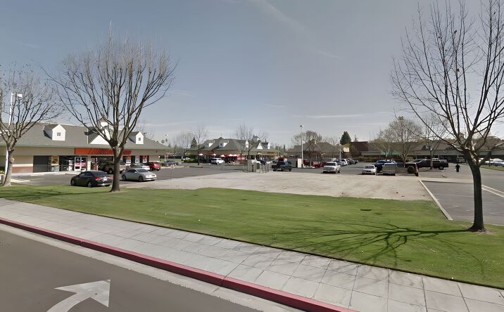 Pictures of Retail property located at 4590 N First St, Fresno, CA 93726 for lease - image #1