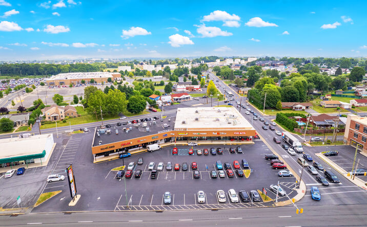 Pictures of Retail property located at 2409 MacArthur Rd, Whitehall, PA 18052 for lease - image #1