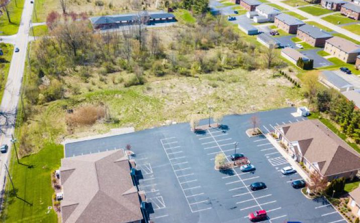 Pictures of Office property located at 112 W Western Reserve Rd, Poland, OH 44514 for lease - image #1