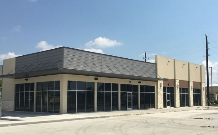 Pictures of Retail property located at 7611 Eagle Dr, Mont Belvieu, TX 77523 for lease - image #1