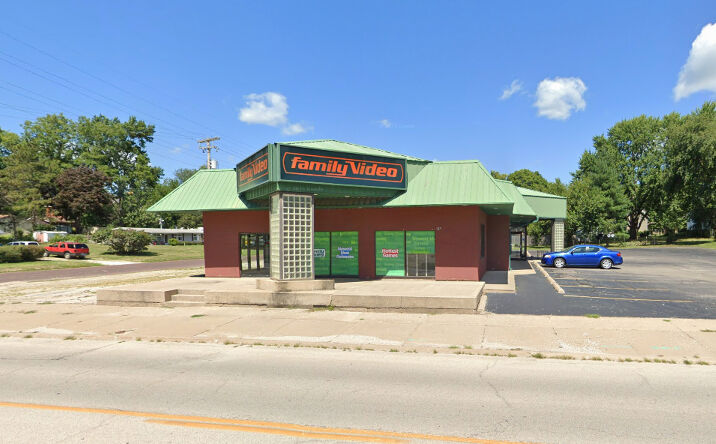 Pictures of Retail property located at 187 W Losey St, Galesburg, IL 61401 for lease - image #1
