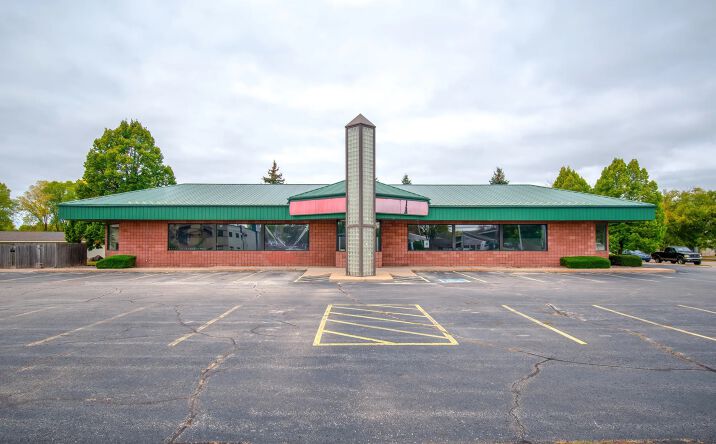 Pictures of Retail property located at 1250 Appleton Rd, Menasha, WI 54952 for lease - image #1