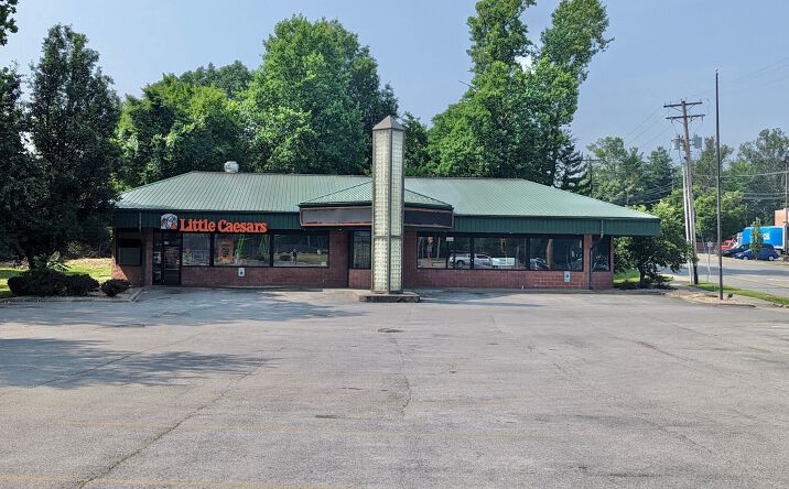Pictures of Retail property located at 819 W Main St, Carbondale, IL 62901 for lease - image #1