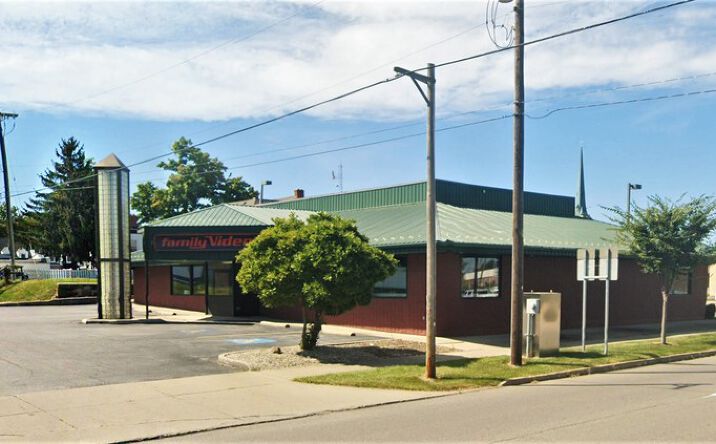 Pictures of Retail property located at 319 W. Second St, Defiance, OH 43512 for lease - image #1