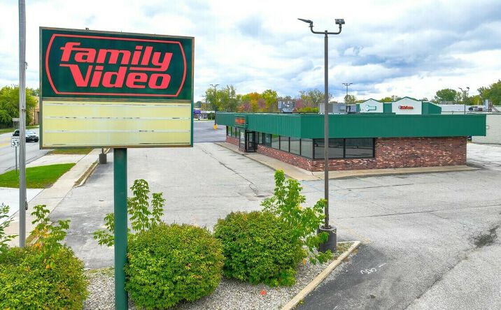Pictures of Retail property located at 1802 N. Grand Ave, Springfield, IL 62702 for lease - image #1