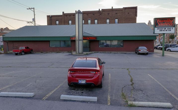 Pictures of Retail property located at 53 E Market St, Wabash, IN 46992 for lease - image #1