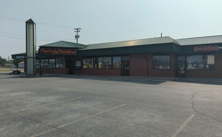 Pictures of Retail property located at 709 W Main St, Marion, IL 62959 for lease - image #1