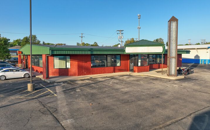 Pictures of Retail property located at 5390 Brandt Pike, Huber Hts, OH 45424 for lease - image #1