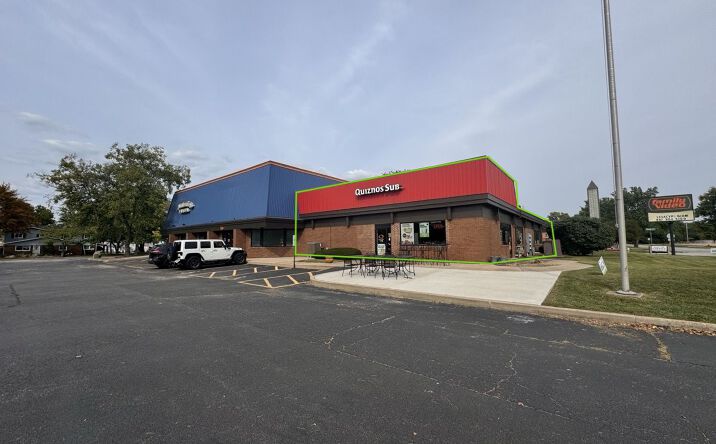 Pictures of Retail property located at 2701 W Lawrence Ave, Springfield, IL 62704 for lease - image #1