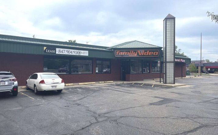 Pictures of Retail property located at 813 E Main St, Watertown, WI 53094 for lease - image #1