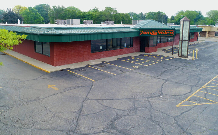 Pictures of Retail property located at 5 S Harmony Dr, Janesville, WI 53545 for lease - image #1