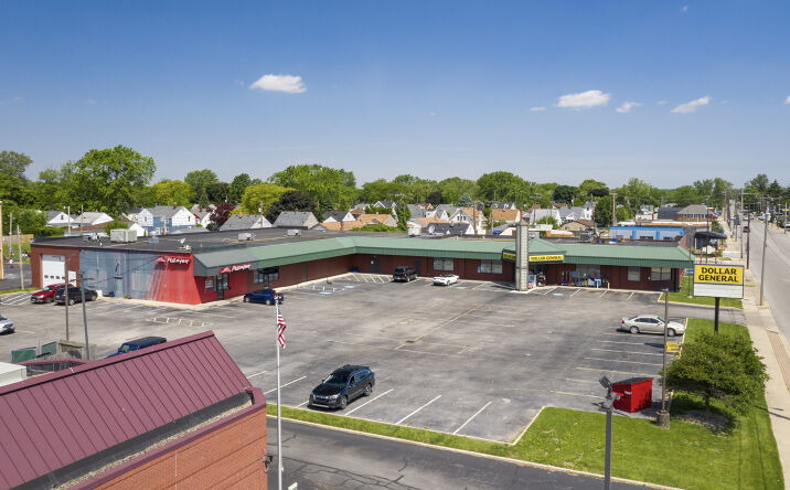 Pictures of Retail property located at 5235 N Summit St, Toledo, OH 43611 for lease - image #1