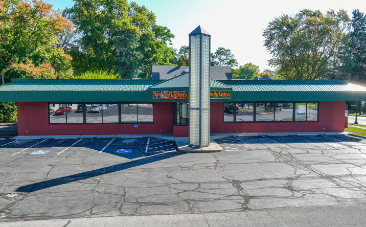 Pictures of Retail property located at 520 Harding Way W, Galion, OH 44833 for lease - image #1