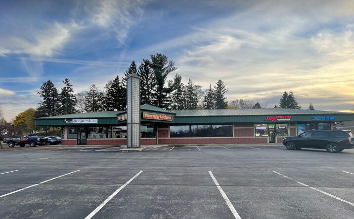 Pictures of Retail property located at 5211 Broadway, Lancaster, NY 14086 for lease - image #1