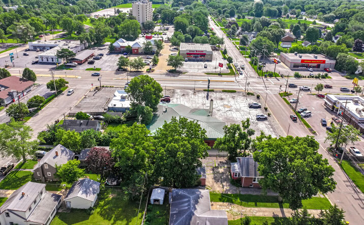 Pictures of Retail property located at 6108 N 2nd St, Loves Park, IL 61111 for lease - image #1