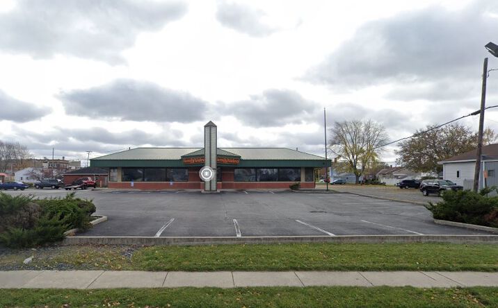 Pictures of Retail property located at 215 W. 5th Street, Delphos, OH 45833 for lease - image #1