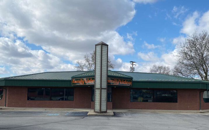 Pictures of Retail property located at 809 S Harrison St, Shelbyville, IN 46176 for lease - image #1