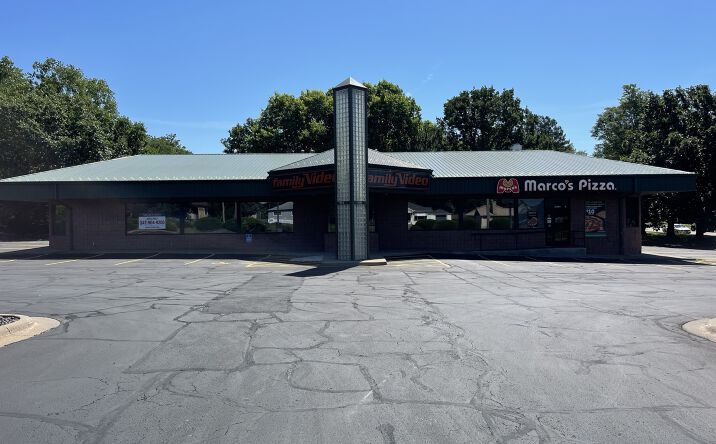 Pictures of Retail property located at 3833 Division St, Davenport, IA 52806 for lease - image #1