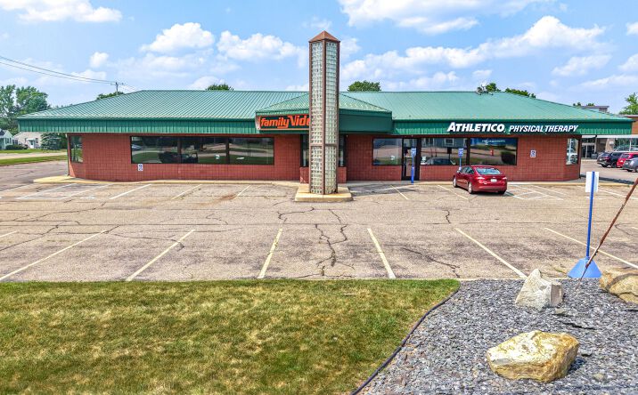 Pictures of Retail property located at 890 W Columbia Ave, Battle Creek, MI 49015 for lease - image #1
