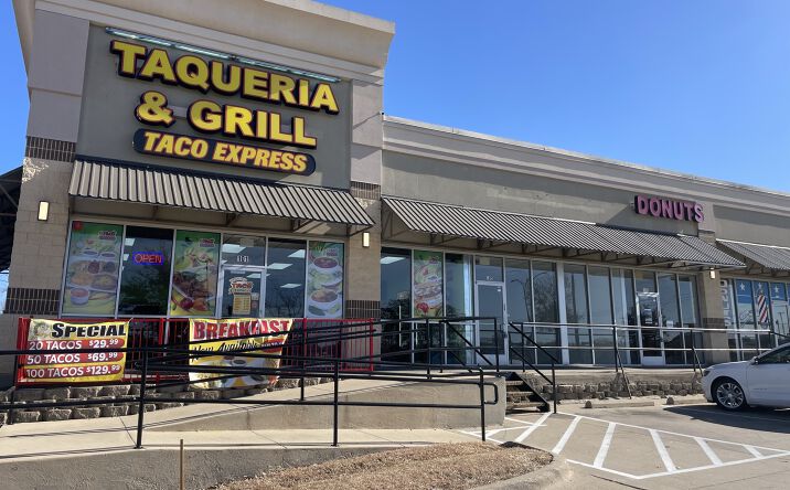Pictures of Restaurant property located at 8021 Matlock Rd, Arlington, TX 76002 for lease - image #1
