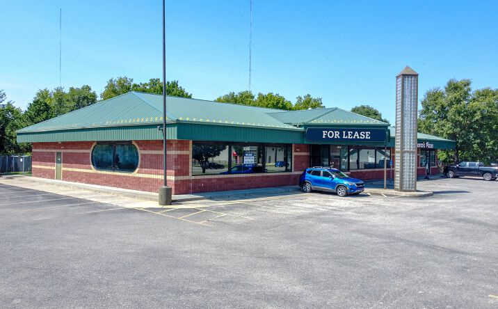 Pictures of Retail property located at 3305 W Central Ave, Wichita, KS 67203 for lease - image #1