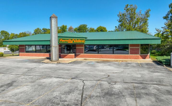 Pictures of Retail property located at 798 W Main St, Bellevue, OH 44811 for lease - image #1