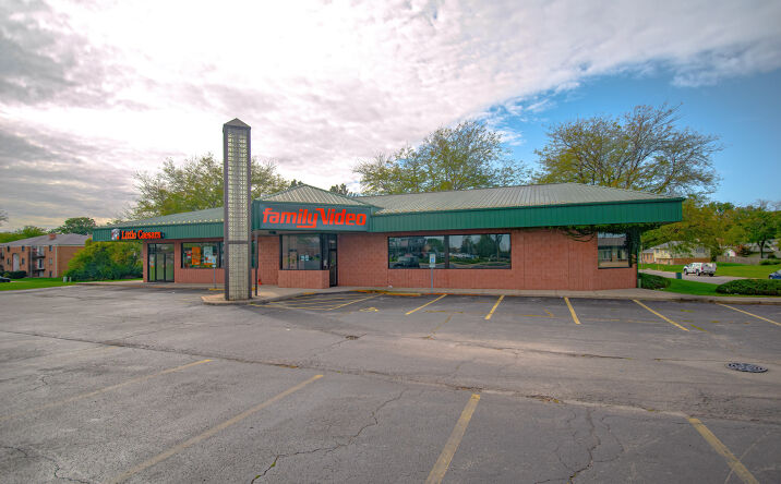 Pictures of Retail property located at 375 Main St NW, Bourbonnais, IL 60914 for lease - image #1