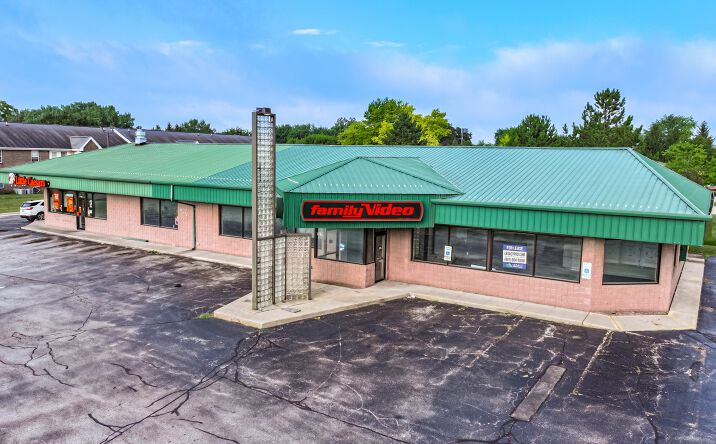 Pictures of Retail property located at 2210 N Cottage Ave, Bloomington, IL 61701 for lease - image #1