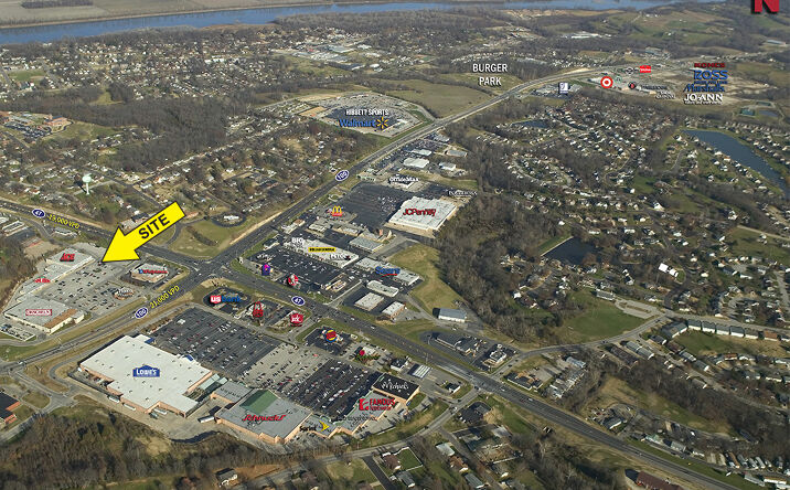 Pictures of Retail property located at 810 - 880 Washington Corners, Washington, MO 63090 for sales - image #1