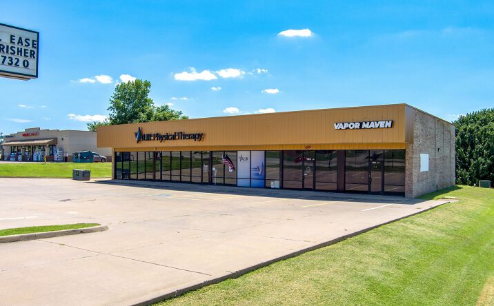 Pictures of Retail property located at 1735 N Green Ave, Purcell, OK 73080 for lease - image #1