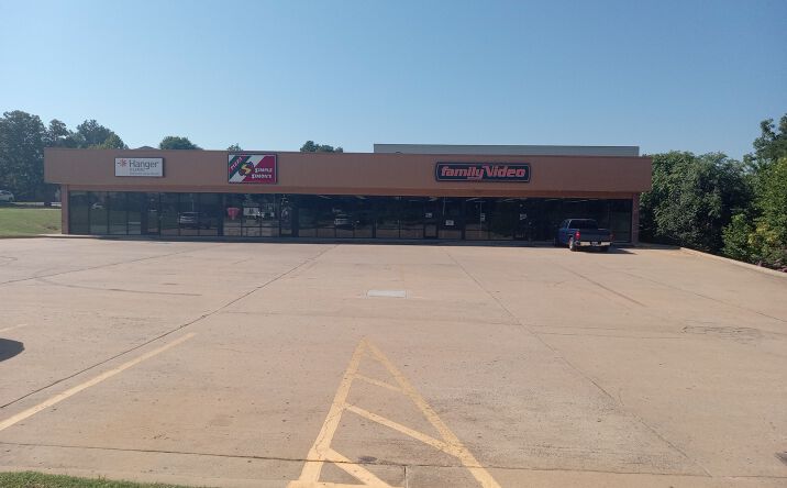 Pictures of Retail property located at 1294 E Downing St, Tahlequah, OK 74464 for sales - image #1