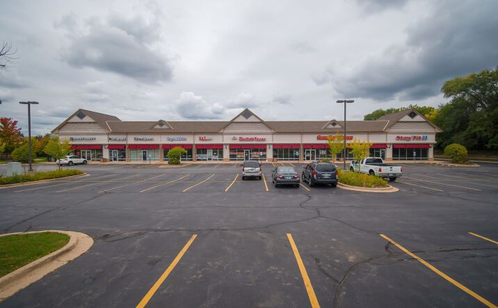 Pictures of Retail property located at 3106 Three Oaks Rd, Cary, IL 60013 for lease - image #1