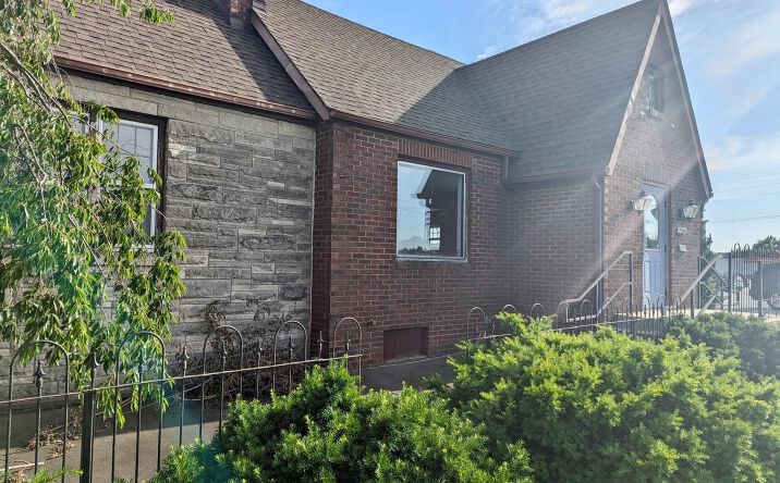 Pictures of Office property located at 2515 Broadway St, Mount Vernon, IL 62864 for lease - image #1
