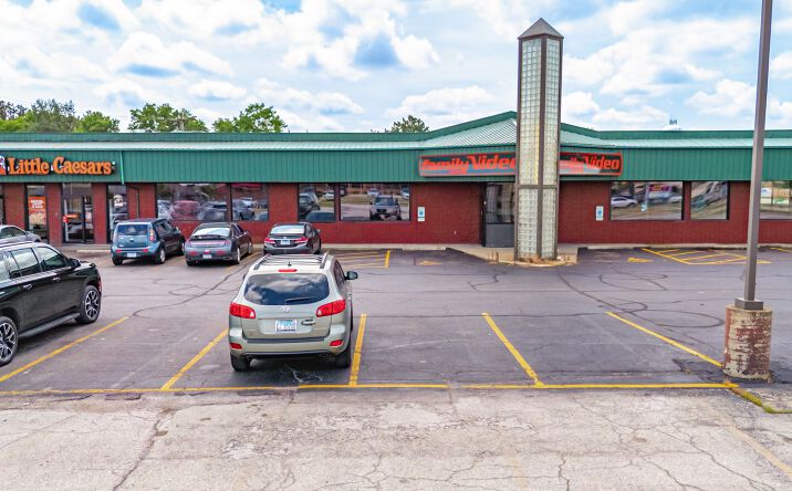 Pictures of Retail property located at 2715 Vermilion St, Danville, IL 61832 for lease - image #1