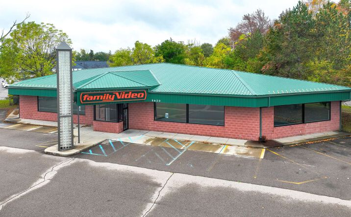 Pictures of Retail property located at 5620 S Saginaw St, Flint, MI 48507 for lease - image #1
