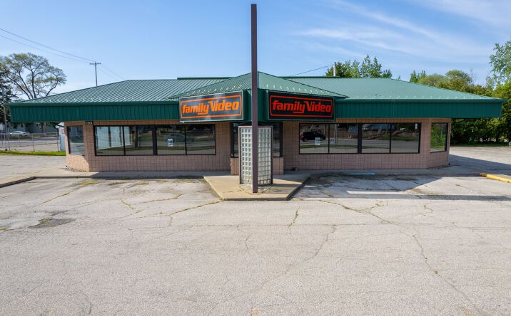 Pictures of Retail property located at 1201 E Salzburg Ave, Bay City, MI 48706 for lease - image #1