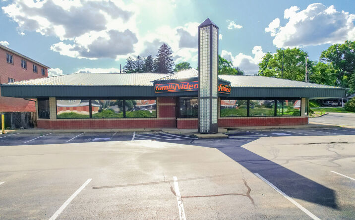 Pictures of Retail property located at 1235 Oakland Ave, Indiana, PA 15701 for lease - image #1