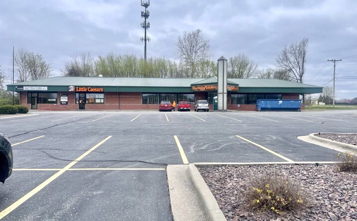 Pictures of Retail property located at 4214 S Farm Rd 135, Springfield, MO 65810 for lease - image #1