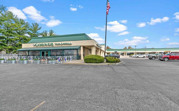 Pictures of Retail property located at 3201 W Iles Ave, Springfield, IL 62711 for lease - image #1