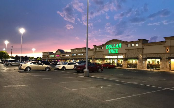 Pictures of Retail, Land property located at 5510 4th Street #300, Lubbock, TX 79416 for lease - image #1