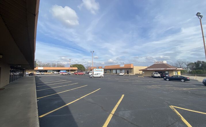 Pictures of Retail property located at 3002 N Belt Line Rd, Irving, TX 75062 for lease - image #1